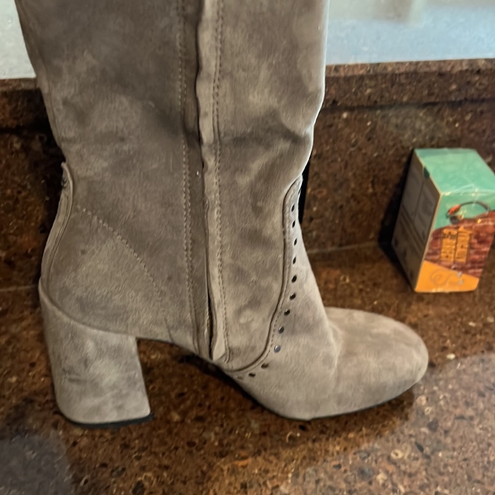 Coach below the knee boots grey size 7.5 worn once - Picture 7 of 7